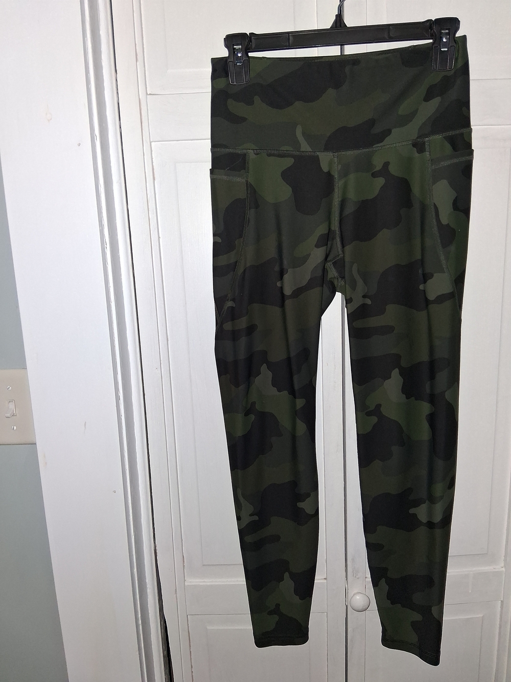 Old Navy Active Women's Green Camo Leggings